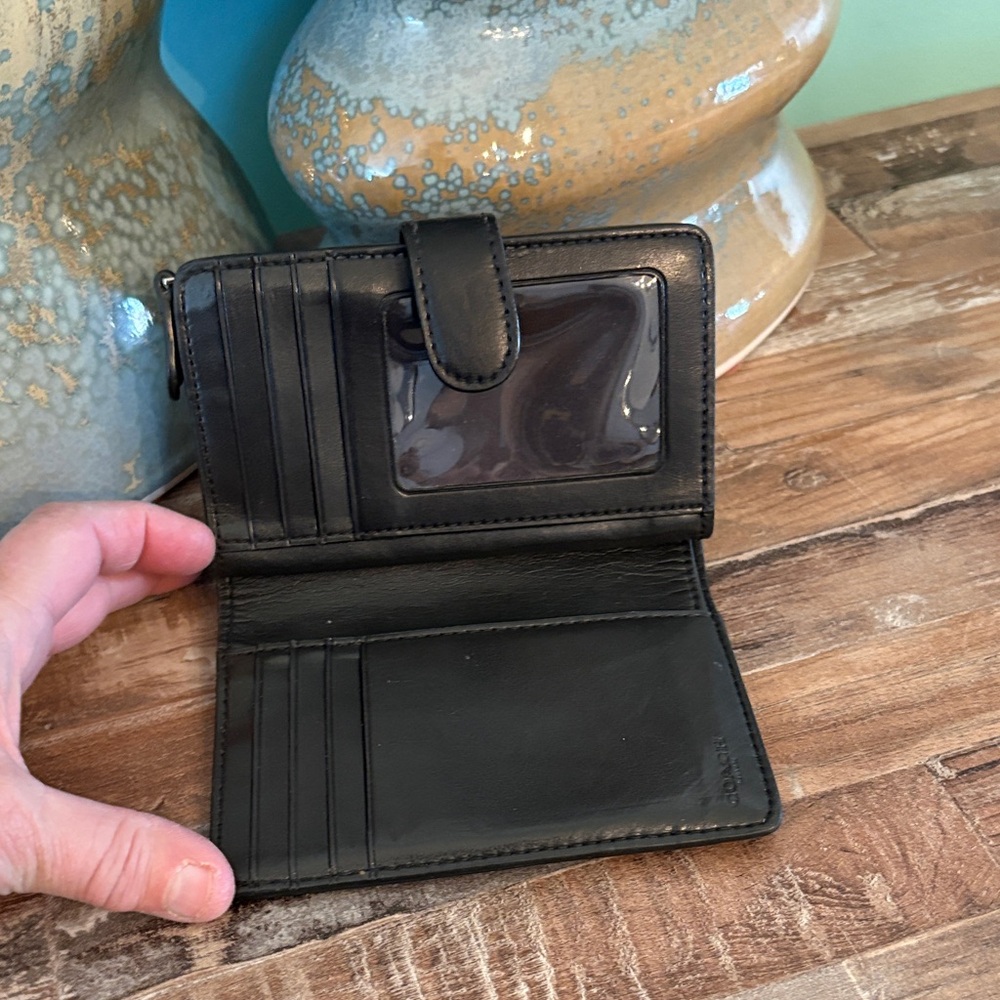 Coach Black Signature Bi-Fold Wallet with Silver Logo beautiful condition - Picture 5 of 6